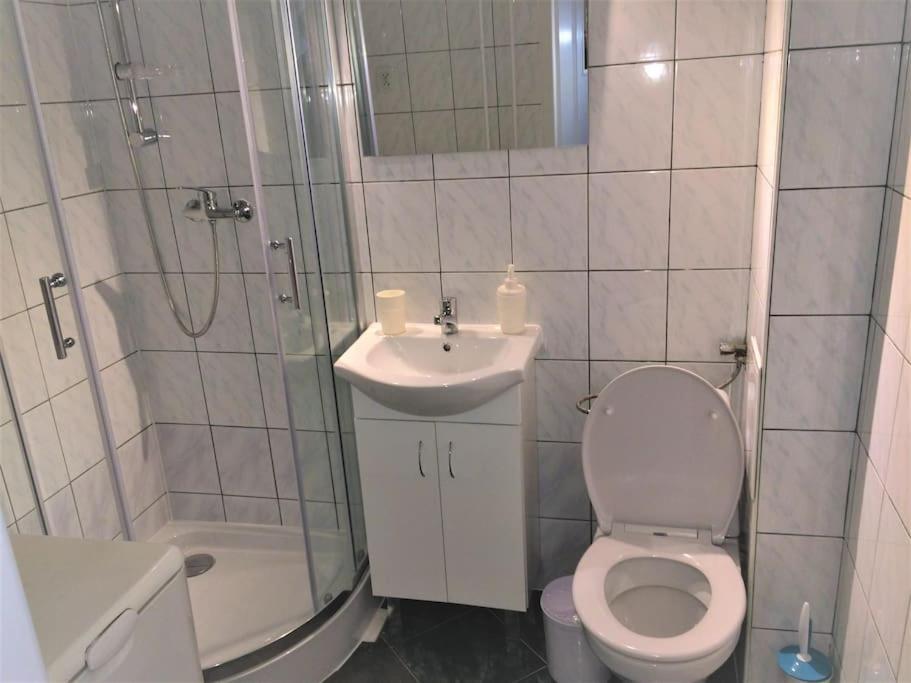 57 Lobzowska Bright Apartment Krakow Bagian luar foto